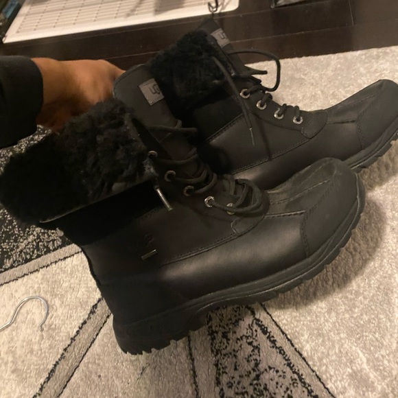 Wool Interior UGG snow boots - Picture 1 of 6